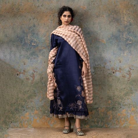 The Rajnigandha kurta's patchwork, silk velvet, and check tissue, with dabka embellishments and sequence embroidery, is a masterpiece. Styled with the Shobha skirt's tissue frill and crochet tassels. - Now Live | Jardin Visit the link in our bio | Visit our Website: www.shadesofindia.com | Visit our stores in Delhi/MumbaiWhatsApp us at +91 98910 88522 - #RajnigandhaKurta #ShobhaSkirt #IndianFashion #Fashion #Luxury #DesignerKurta #DesignerSkirt #ArtisanalCraftsmanship #Patchwork Crochet Tassels, Sequence Embroidery, Silk Velvet, Skirt Design, Fashion Luxury, No Frills, Indian Fashion, Tassels, Embellishments