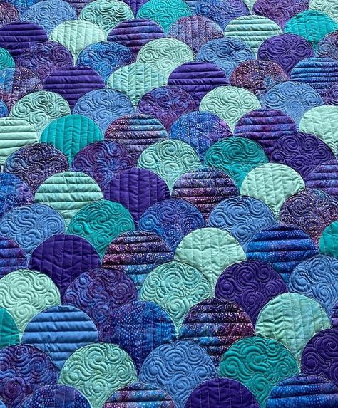 If you love blue, we’ve got just the quilt for you. 💙

This clam shell quilt was quilted by Kelly B. with her #APQS Millie. The alternating quilting patterns on each shell are the perfect touch. Clamshell Quilt, Quilt Sewing Patterns, Quilt Block Tutorial, Scrappy Quilt, Shell Pattern, Paper Piecing Quilts, Quilt Stitching, Quilting Techniques, Clam Shell