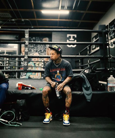 Gervonta Tank Davis, Tank Davis, Boxer Aesthetic, Gervonta Davis, Korean Street Fashion Men, Boxing Images, Beyonce Outfits, 90s Fashion Men, Kickboxing Workout