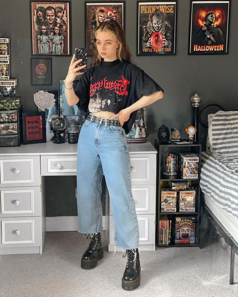 Ariana Magee-ginn, Emo Rap Concert Outfit, Knotfest Outfit, Vintage Rock Outfits, Edgy Tomboy Fashion, Rock Outfits For Women Concert, Alternative Concert Outfit, Metal Concert Outfit Ideas, Grunge Concert Outfit