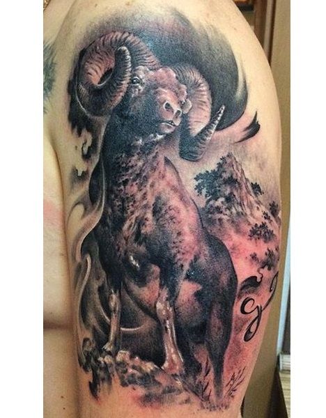 Capricorn Back Tattoo, Big Horn Sheep Tattoo, Tattoo Goat, Aries Ram Tattoo, Black Dragon Tattoo, Animal Tattoos For Men, Stag Tattoo, Sheep Tattoo, Ram Tattoo