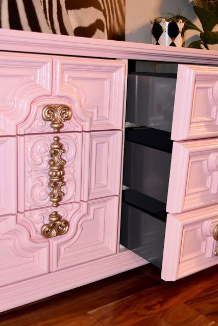 Facade Ideas, High Gloss Furniture, Pink Furniture, Diy Furniture Renovation, Furniture Rehab, Maximalist Decor, Furniture Renovation, Funky Furniture, Refurbished Furniture