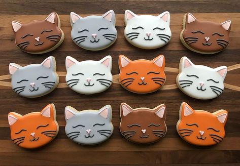 Fun cookies for a thank you to a veterinary clinic 🐱. #catcookies #thankyoucookies #sugarcookies #decoratedcookies #decoratedsugarcookies… Appreciation Cookies, Thank You Cookies, Flooding Cookies, Favorite Christmas Recipes, Cutout Cookies, Cat Cookies, Cookie Inspiration, Animal Cookies, Veterinary Clinic