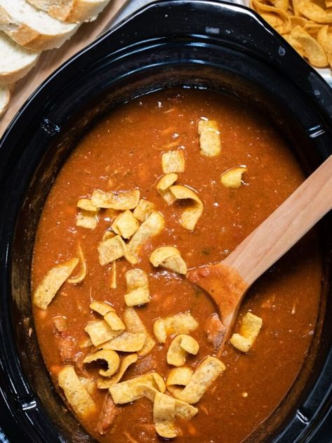 Slow Cooker Steakhouse Chili - The Magical Slow Cooker Cajun Ribs, Steakhouse Chili, Slow Cooker Full Chicken, Chili Slow Cooker, Slow Cooker Baked Beans, Magical Slow Cooker, Dump Recipes, Diner Ideas, Jelly Meatballs