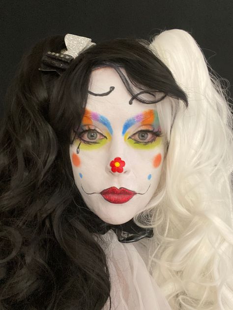 When you don’t feel like smiling, stick a flower on your nose. @missyboomboomtheclown on IG and Tiktok Flower Clown Makeup, Clown Flower, Girl Clown, Clown Costume Women, Cute Clown Makeup, Clown Core, Scary Clown Makeup, Female Clown, Bad Gyal