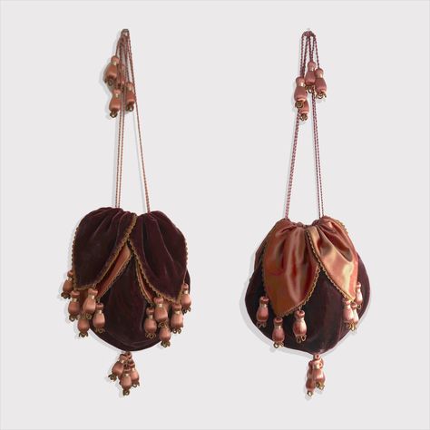 Victorian Purses, Costume College, Drawstring Purse, Regency Fashion, Dice Bag, Vintage Purses, Purse Patterns, Fantasy Clothing, Fantasy Fashion