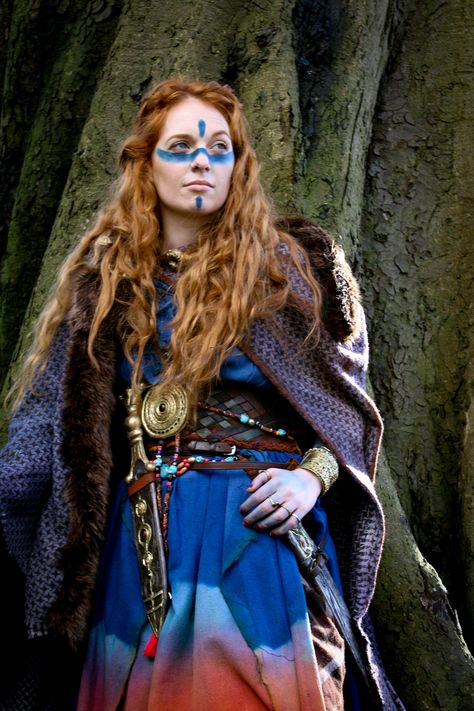 Boudica Costume Project. Celtic warrior Queen Celtic Warrior Woman Costume, Celtic Woman Costume, Celtic Warrior Costume, Celtic Costume Woman, Scottish Female Warrior, Boudica Queen Of The Celts, Celt Costume, Boudicca Costume, Celt Warrior