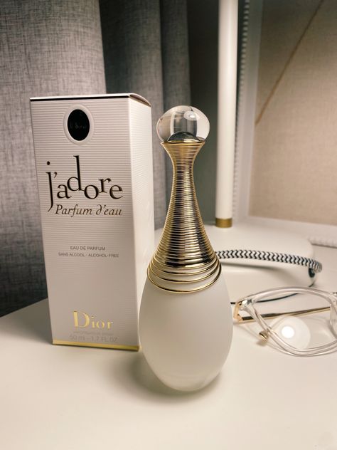 Perfume, Dior Dior J Adore Perfume, J'dior Perfume, J’adore Dior Perfume, Jadore Parfum D'eau, J’adore Perfume, Jadior Perfume, Jadore Dior Perfume Aesthetic, J'adore Aesthetic, Doir Perfume