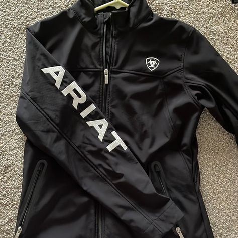 womens ariat soft shell zip up jacket Ariat Outfits, Ariat Jacket Woman Outfit, Ariat Jacket Woman, Ariat Jacket, Womens Ariat, Mexican Quinceanera Dresses, Ariat Women, Looks Country, Mexican Outfit