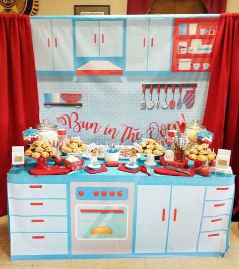 Bun In Oven Baby Shower Theme, Oven Ideas, Decades Party, Craft Summer, Baking Theme, Cooking Party, Preschool Decor, Mini Chef, Chef Party