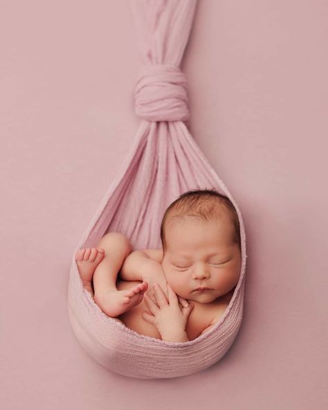 Diy Newborn Photography, Newborn Photography Tips, Newborn Photography Poses, Newborn Baby Photoshoot, Baby Poses, Newborn Baby Photos, Newborn Poses, Newborn Posing, Baby Boy Photos