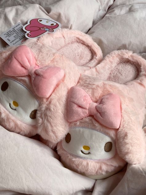 My Melody Slippers, Sanrio Clothes, Sanrio Fashion, Sanrio Aesthetic, Kawaii Hoodies, Sanrio Pink, Old Memes, Pink Doll, Pink Fur