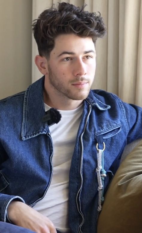 Nick Jonas Hair, Nick Jonas Haircut, Nick Jonas Album, Nick Jonas Pictures, Hear Style, Jonas Brother, Beard Haircut, Mens Hairstyles Thick Hair, Justin Bieber Pictures