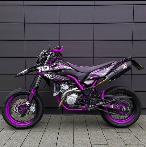 "Mi piace": 4,237, commenti: 18 - Supermoto pics supermotoslide (@supermotoslide) su Instagram: "🔥thoughts on this purple beast?🔥 _____________________________________ Tag someone who needs to see…" Purple Dirt Bike, Cross Moto, Pink Dirt Bike, Purple Motorcycle, Ktm Supermoto, Purple Bike, Yamaha Wr, Dirt Bike Gear, Motos Yamaha