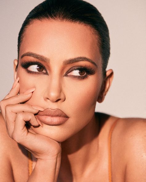 Recreate Kim Kardashian West's perfect honey nude lip with Honey 3 Lip Liner and Honey 2 Matte Lipstick. Finish the look with Honey Love Blush 🍯 Shop at kkwb.co/KKWBEAUTY. Powerful Makeup, Kardashian Makeup, Honey Love, Jenner Family, Kkw Beauty, Nude Lips, Beauty Photoshoot, Work Hairstyles, Natural Lip