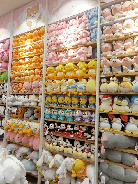 Aesthetic Boneka, Miniso Stuff Toys, Boneka Aesthetic, Miniso Plush, Miniso Plushies, Totoro Plush, Cute Squishies, Cute Mobile Wallpapers, Roblox T Shirts