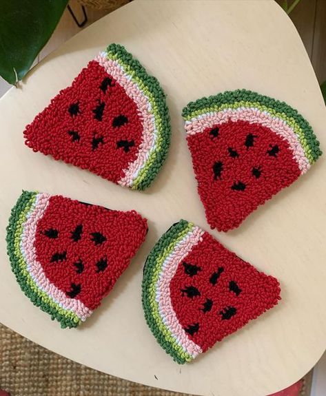 Watermelon Punch Needle, Rug Tuft, Watermelon Punch, Tufting Ideas, Tufting Diy, Rug Tufting, Rug Coaster, Simple Hand Embroidery Patterns, Watermelon Pattern