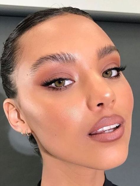 Tanned Skin Makeup Inspirations #makeup #makeupideas Tan Skin Makeup, Day To Night Makeup, Stile Kendall Jenner, Mekap Mata, Smink Inspiration, Braut Make-up, Bridal Makeup Looks, Instagram Makeup, Makeup Goals