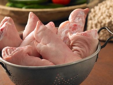 Pork Souse Recipe, Pickled Pigs Feet Recipe, Pork Neck Bones Recipe, Souse Recipe, Pig Feet Recipe, Pickled Meat, Summer Sausage Recipes, Offal Recipes, Pork Hock