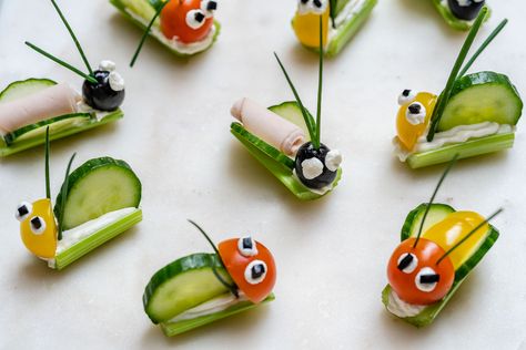 Super FUN Veggie Bug Snacks are PERFECT for Children’s Party’s or Craft Day! | Clean Food Crush Childrens Party Food, Bug Snacks, Decorações Com Comidas, Clean Food Crush, Food Crush, Kids Party Food, Craft Day, Snacks Für Party, Fun Kids Food