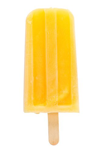 Rainbow Ice Lollies, Summer Popsicle Recipes, Orange Popsicles, Mango Yogurt, Ice Cream Smoothie, Yogurt Popsicles, Chocolate Packaging Design, Coconut Oil Recipes, Homemade Popsicles