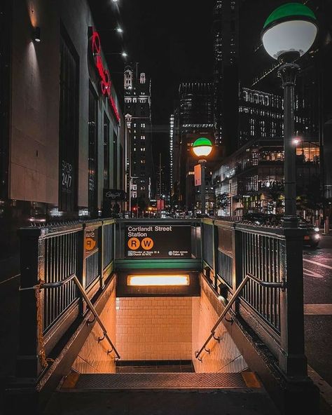 Nyc Train Station Aesthetic, New York Train Aesthetic, New York Metro Aesthetic, New York Subway Aesthetic, Spiderman New York, Photo Metro, Subway Aesthetic, Metro Nyc, Nyc Metro