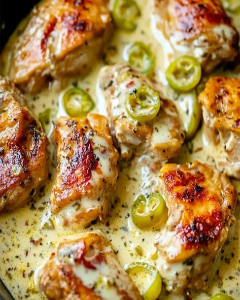 Try this Creamy Pepperoncini Chicken Skillet recipe! Tangy, creamy, and ready in 30 minutes for a quick, delicious meal. Chicken Pepperoncini, Pepperoncini Chicken, Creamy Chicken Dinner, Heavy Cream Recipes, Favorite Chicken Recipes, Pepperocini Recipes, Chicken Skillet Recipes, Favorite Recipes Chicken, Chicken Skillet