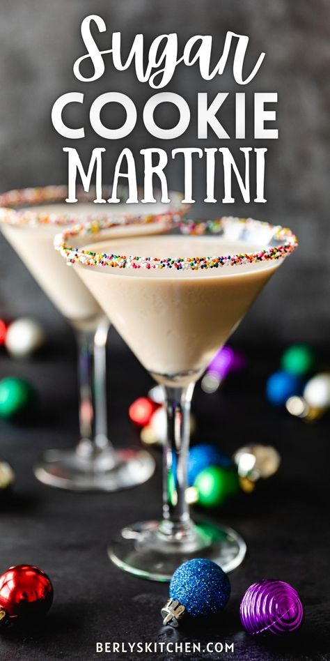 Sugar Cookie Martini Recipe, Sugar Cookie Martini, Cookie Martini, Cookie Delight, Holiday Martinis, Festive Holiday Drinks, Cocktail Experience, Christmas Martini, Delicious Holiday Desserts