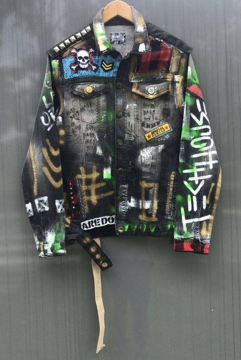 @haveanicedenim Cary Bradshaw, Alt Clothes Diy, Reworked Clothes, Skull Jacket, Streetwear Tshirt Design, Custom Denim Jacket, Mens Outdoor Jackets, Upcycle Clothes Diy, Painted Jacket