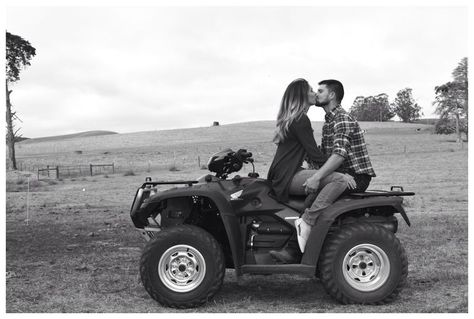 Four Wheeler Engagement Pictures, 4wheeler Couple Pictures, 4 Wheeler Engagement Pictures, Quad Couple Pictures, Four Wheeler Couple Pictures, Farm Couple Pictures, Farmer Couple, Dairy Farm Wedding, Country Couple Photos