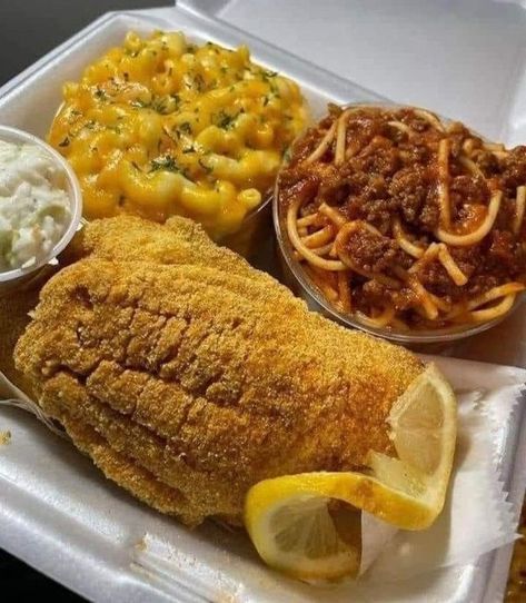 Fish And Spaghetti, Spaghetti Mac And Cheese, Easy Soul Food, Lemon Pepper Fish, Soul Food Menu, Fast Food Drinks, Catering Food Displays, Soul Food Dinner, Food Babe