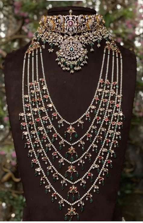 Sathlada Jewellery Indian Weddings, Satlada Necklace Gold, Neck Pieces Jewelry Indian, Layered Necklaces Gold Indian, Sathlada Jewellery, Satlada Necklace, Jwellary Design, Vintage Vibes Retro, Indian Gold Jewellery