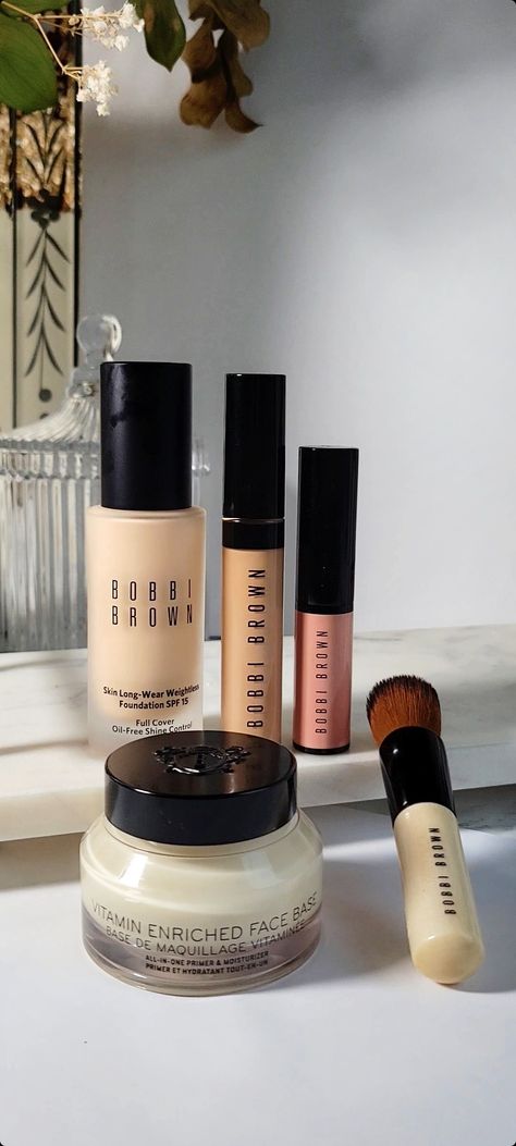 Bobbi Brown makeup foundation, corrector. Concealer for flawless finish Bobby Brown Foundation, Bobbi Brown Skincare, Bobby Brown Makeup, Moisturizing Primer, Skin Corrector, Bobbie Brown, Makeup Counter, Face Base, Bobbi Brown Makeup