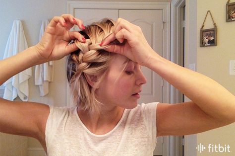 3 Hairstyles that Look Great Sweaty Sweaty Hairstyles, Messy Braided Hairstyles, Messy Braid, Quick Braids, Morning Hair, Messy Braids, Corte Bob, Super Hair, Julianne Hough