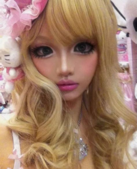 Concealer Tips, Gyaru Hair, Gyaru Aesthetic, Futuristic Makeup, Asian Makeup Tutorials, Korean Makeup Tips, Gyaru Makeup, Simple Makeup Tips, Doll Eye Makeup