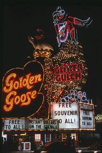 Golden Goose Glitter, Old Vegas, Las Vegas Sign, Vegas Sign, Vintage Neon Signs, Western Aesthetic, 10 Pm, Vegas Trip, Vegas Casino