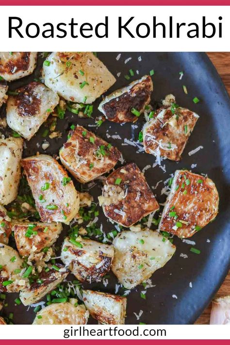 Roasted kohlrabi with garlic and grated cheese is an easy vegetable side dish that can be prepped quickly. After roasting, the chunks of kohlrabi are crispy outside and tender inside. Garnish with some chopped chives for an extra pop of colour and flavour. So delicious! #roastedkohlrabi #kohlrabirecipe #roastedveg #germanturniprecipe #vegetableside #easysidedish #veggieside #recipeforkohlrabi Kohlrabi Recipes Healthy, Kohlrabi Recipe, Roasted Kohlrabi, Easy Vegetable Side Dish, Thanksgiving Recipes Side Dishes Easy, Easy Veggie Side Dish, Kohlrabi Recipes, Turnip Recipes, Roasted Root Veggies