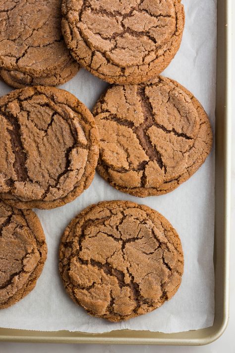 Few things get me more excited than when I walk into a new bakery only to discover that among their line up of gorgeous baked goods, they have giant, chewy ginger cookies for sale. That probably sounds a bit strange to a few of you – that I could get so excited over something as … Pumpkin Cookies Recipes, Cookies Recipes Healthy, Healthy Pumpkin Cookies, Cookies Recipes Easy, Chewy Ginger Cookies, Pumpkin Chip, Crackle Cookies, Ginger Molasses Cookies, Giant Cookie