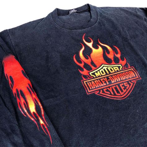 Sixhelmets Quality Clothes on Instagram: “. New Arrival🇺🇸 【90s Harley Davidson flames bar&shield logo long sleeve t-shirt】 size⇨L相当 . #sixhelmets #シックスヘルメッツ #harleydavidson…” Streetwear Moodboard, Harley Davidson Flames, Fashion Vibes, Harley Davidson Logo, Shield Logo, Clothing Pieces, Harley Davidson T Shirts, Shirt Print Design, Custom Clothing