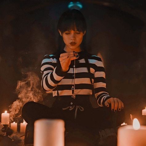 Wednesday The Show, Jenna Ortega Icons, Oh Who Is She, Wednesday Style, Wednesday Addams Outfit, Jenna Ortega Wednesday, Wednesday Costume, Addams Familie, Wednesday Movie