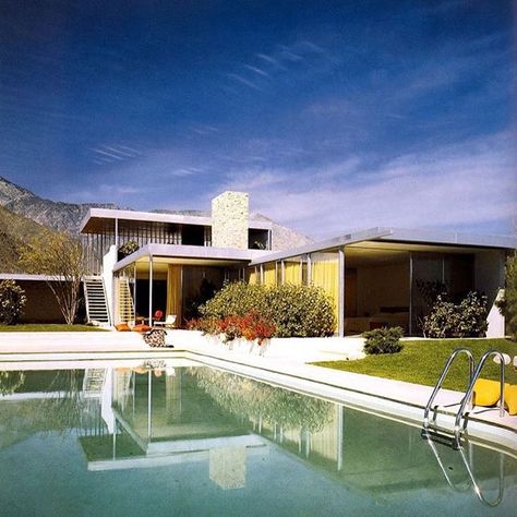 ‘Architects must have a razor-sharp sense of individuality’ Richard Neutra, Kauffman Desert House Kaufmann Desert House, Desert House, Richard Neutra, Palm Springs California, Desert Homes, Mid Mod, Single Men, People Photography, Architecture Project