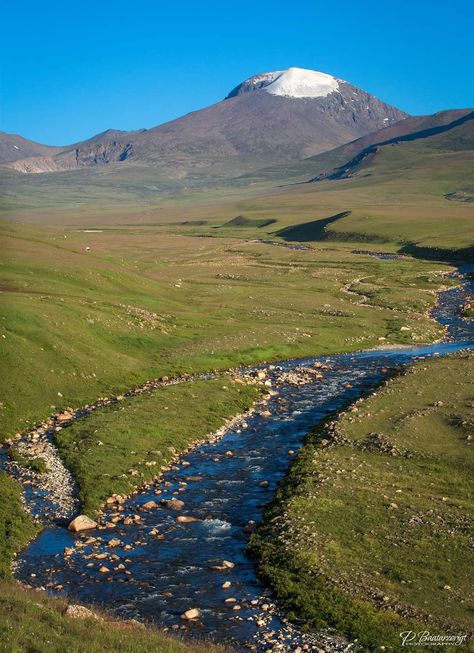 Mongolian Grassland, Mongolian Nature, Mongolian Landscape, Fest Ideas, Zoo Architecture, Landscape Reference, Natural Aesthetic, Country Theme, Beautiful Background