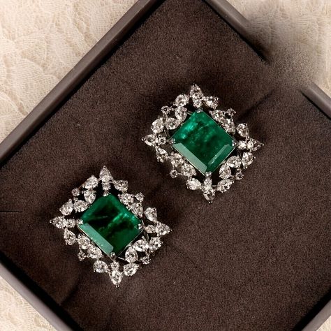 Faster shipping. Better service Halo Stud Earrings, Emerald Earrings Studs, Womens Earrings Studs, Halo Earrings Studs, Silver Jewels, Emerald Earrings, Schmuck Design, Jewelry Party, Diamond Studs