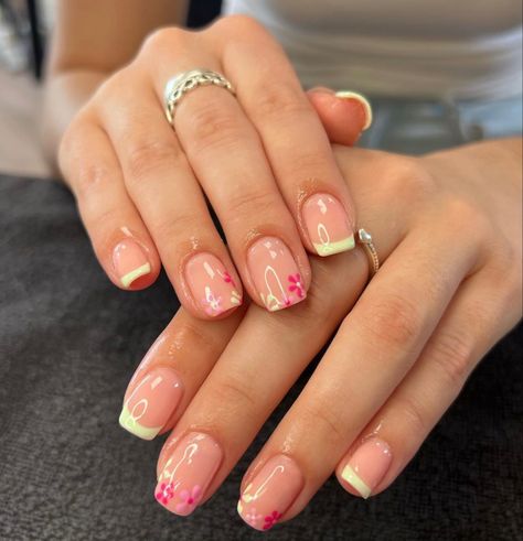 Biab Gel Nails Short Summer, Summer Holiday Nail Inspo 2024, Nails For Rome Trip, Biab Nails Summer Holiday, Coloured French Tips Short, Short Acrylic Nails Vacation, Nails For Portugal Trip, Gran Canaria Nails, Spain Holiday Nails