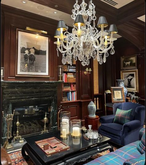 Ralph Lauren Living Room Inspiration, Ralph Lauren Living Room, Ralph Lauren Interior Design, Ralph Lauren Home Living Room, Dark Academia Bedroom Ideas, Styles For Children, Ralph Lauren Interiors, Chateaux Interiors, Decor Pad