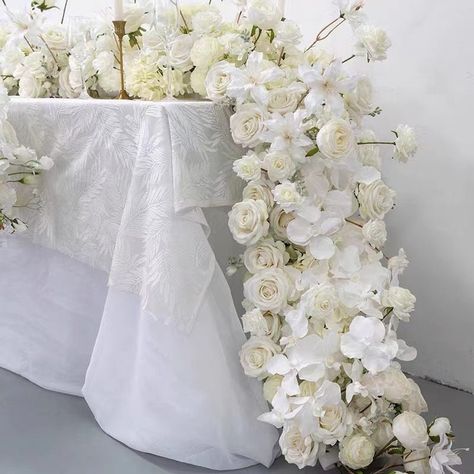 Event Table Centerpieces, Flower Runner Wedding, Tulle Wedding Decorations, Wedding Table Garland, Flower Runner, Flower Garland Wedding, Rose Flower Arrangements, Aisle Runner Wedding, White Roses Wedding