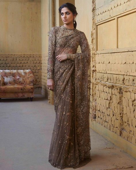 Sabyasachi Couture 2022 Collection - Tom + Lorenzo Sabyasachi Couture, Iphone Instagram, Design Fails, Style Savvy, Instagram Photography, Look Stylish, Diy Fashion, Bathroom Design, To Look