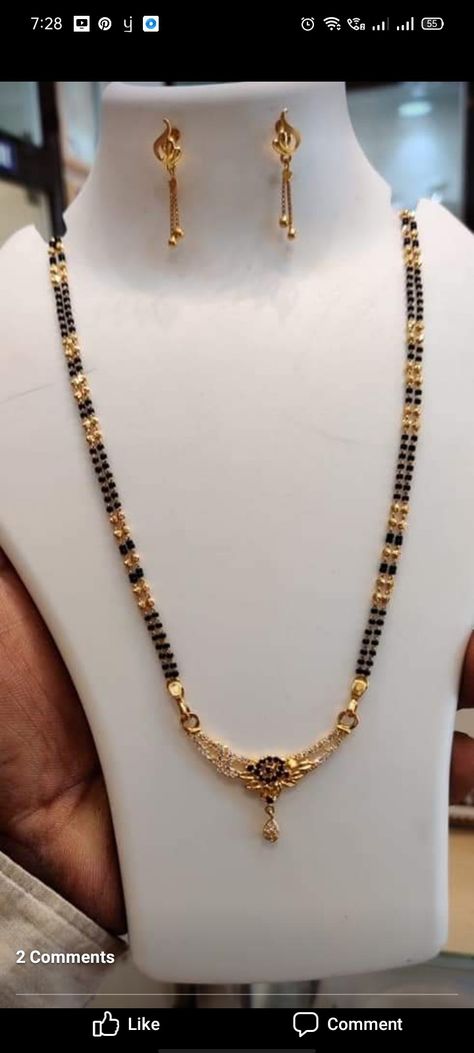 Nalapusalu Designs Gold Short Latest, Fancy Mangalsutra Designs Gold, Nalla Pusalu Designs Latest Short, Mangalsutra Designs Gold, Pretty Gold Necklaces, Mangalsutra Design, Gold Jewels Design, Black Beads Mangalsutra, Black Beads Mangalsutra Design