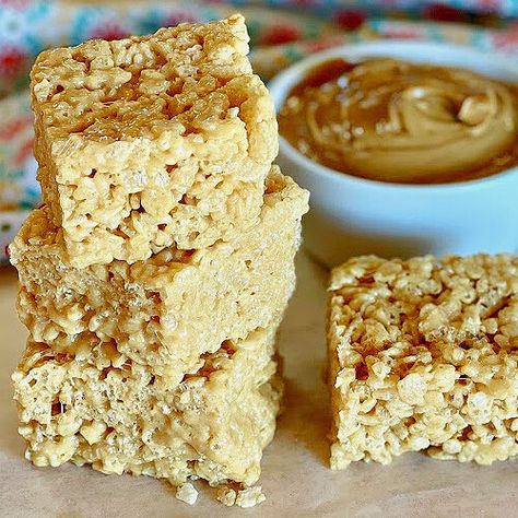 Peanut Butter Rice Krispie Treats Sesame Rice, Peanut Butter Rice Krispie Treats, Rice Krispie Bars, Rice Cereal Treats, Krispie Treats Recipe, Krispy Treats, Cereal Treats, Rice Krispy, Butter Rice