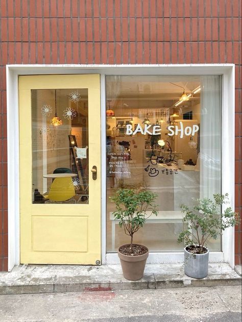 Cool Storefront Design, Cake Shop Interior, Cake Shop Design, Bakery Shop Interior, Shop Architecture, Coffee Shop Concept, Mini Cafe, Bakery Shop Design, Korean Cafe